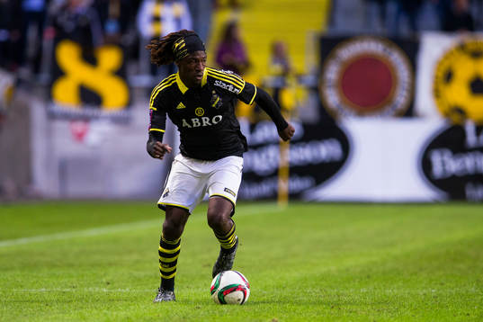 s Mohamed Bangura med bollen