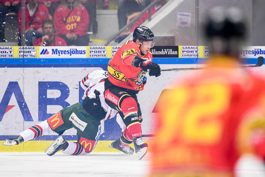 Luleås Ilari Melart och Frölundas John Dahlström