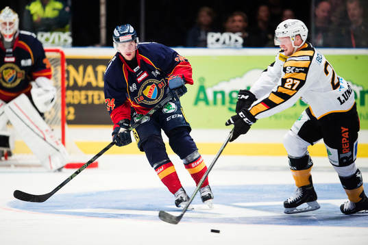 Djurgårdens Daniel Brodin och Skellefteås Martin Lundberg