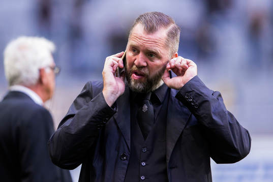s sportchef Björn Wesström innan fotbollsmatchen i