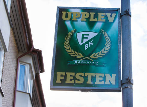 En skylt på stan innan ishockeymatchen i SHL mellan