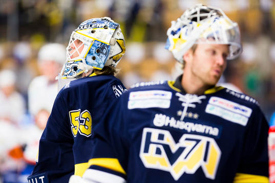 s målvakt Fredrik Pettersson-Wentzel och Erik Ersberg