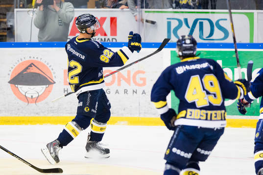 s Teemu Laine och Axel Eidstedt jublar