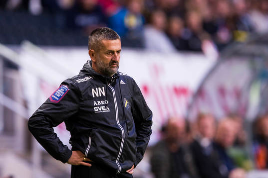 s assisterande tränare Nebojsa Novakovic