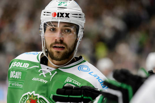 Rögles Ludvig Rensfeldt firar med båset