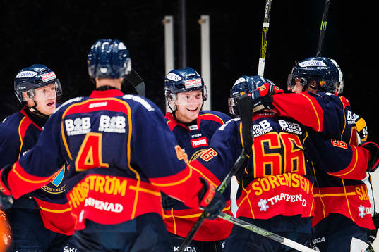 Djurgårdens Linus Hultström (m) gör 2-1 och jublar