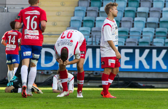 Halmias Dolde Antonym och Per Gulds deppar