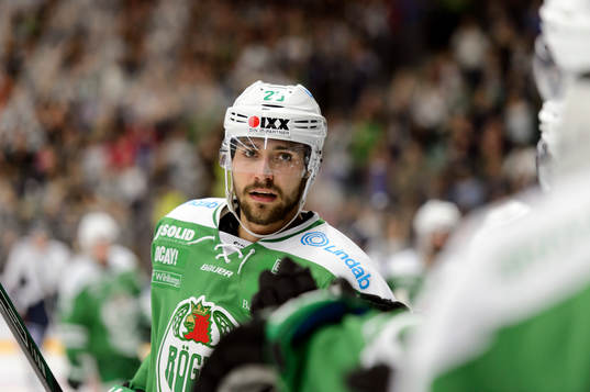 Rögles Ludvig Rensfeldt firar med båset