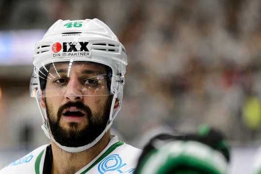 Rögles Kevin Marshall firar med båset