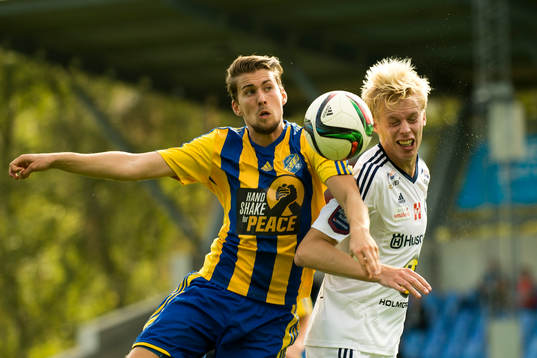 Eskilsminnes Daniel Björnberg i nick duellen med