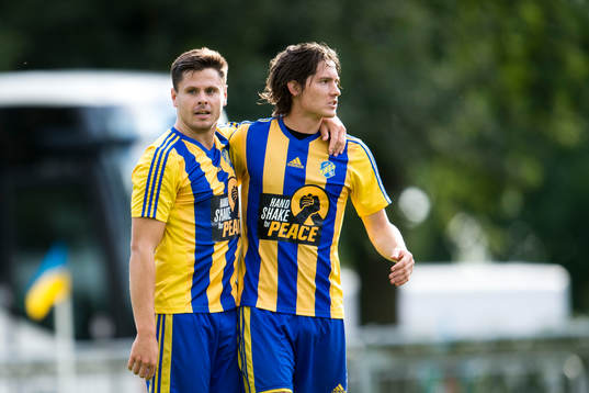 Eskilsminnes Peter Milata och Christoffer Levi jublar
