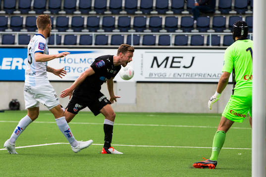 Helsingborgs Arnór Smárason missar ett målchans i slutet