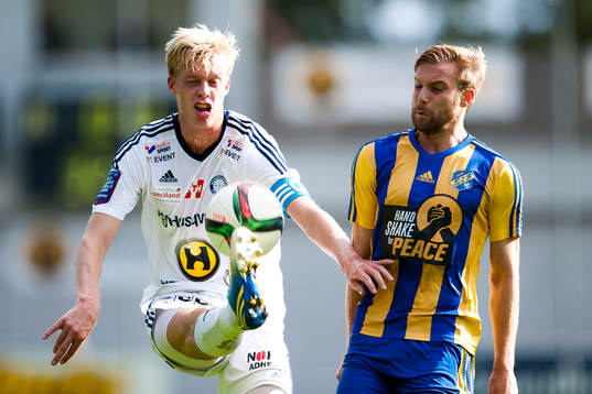 Husqvarnas Kristofer Snarberg och Eskilsminnes Emil Åberg