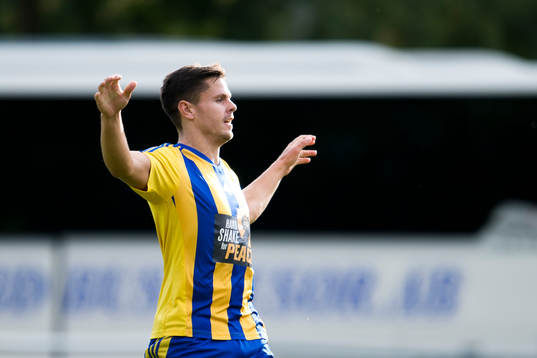Eskilsminnes Peter Milata jublar