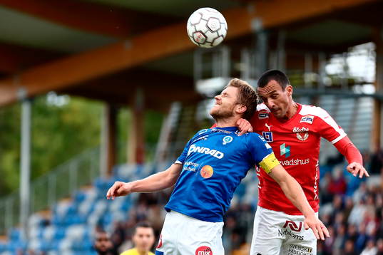 Åtvidabergs Daniel Hallingström och Kalmars Nenad