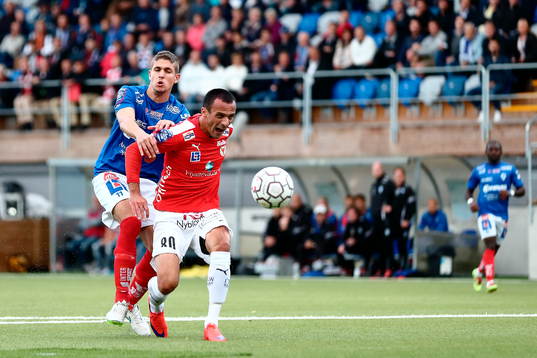 Åtvidabergs Mario Jelavic och Kalmars Nenad Djordjevic