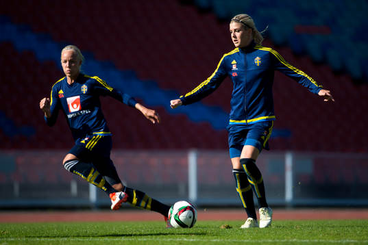 Sveriges Caroline Seger och Olivia Schough