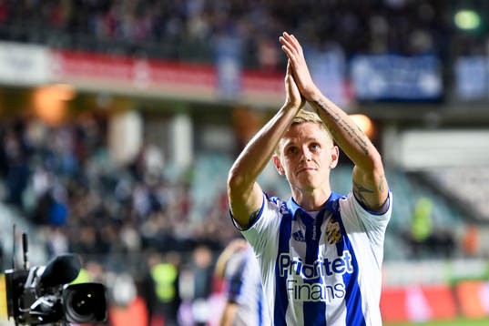 IFK Göteborgs Sören Rieks tackar publiken