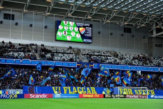 Djurgårdens supportrar med tifo