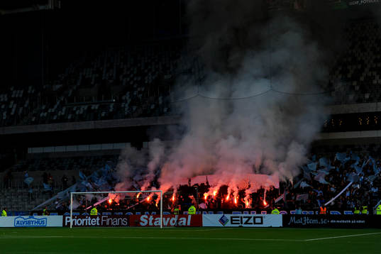 Malmös supportrar tände bengaler