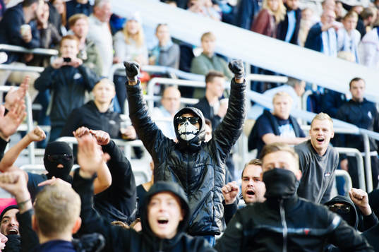 Malmös supportrar provocerar Djurgårdens supportrar i