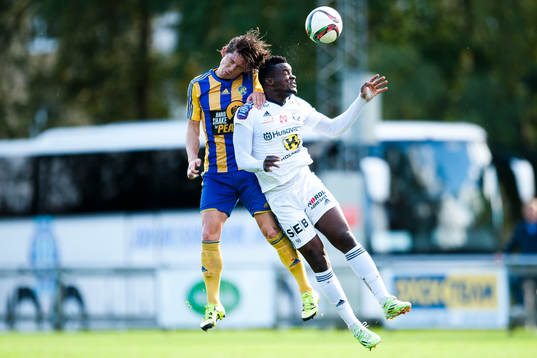 Eskilsminnes Robin Book och Husqvarnas Abdulai Zakaria