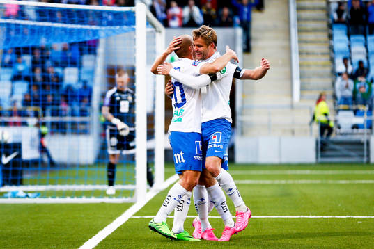 Norrköpings Christoffer Nyman och Daniel Sjölund jublar