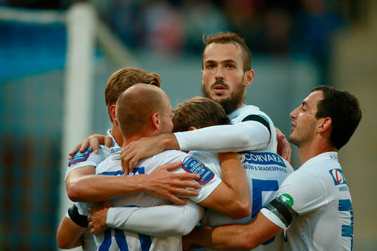Norrköpings spelare med Emir Kujovic och Nikola Tkalcic