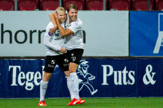 Örebros Martin Broberg  jublar
