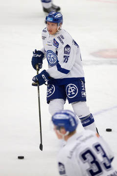 Leksands Matias Lassen innan ishockeymatchen mellan Pantern