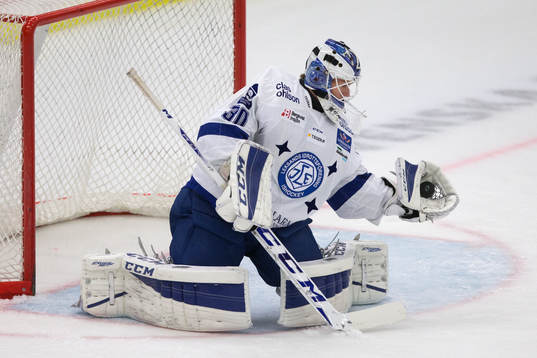 Leksands målvakt Henrik Haukeland innan ishockeymatchen