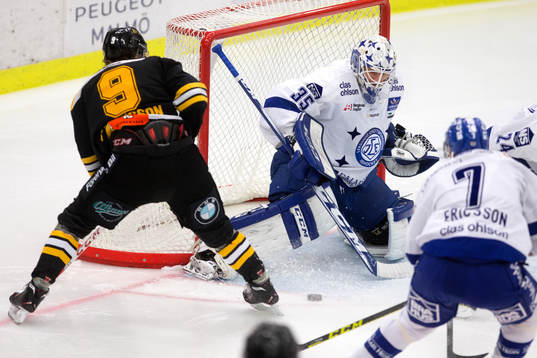 Panterns Kim Johansson gör 1-0 bakom Leksands Frans