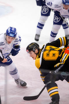 Panterns Fredrik Händemarki ishockeymatchen mellan Pantern