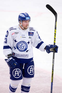 Leksands Viktor Amnér gör 1-1 och jublar i