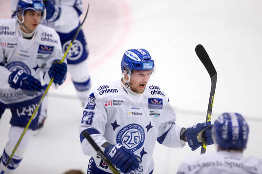 Leksands Viktor Amnér gör 1-1 och jublar i