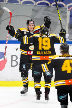 Panterns Kim Johansson jublar