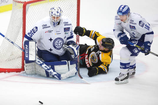 Leksands Frans Tuohimaa (målvakt) och Leksands Janos Harii