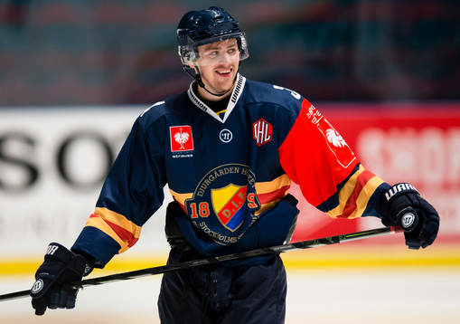Djurgårdens Daniel Brodin ser glad ut