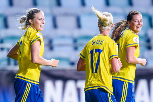 Sveriges Lina Hurtig jublar