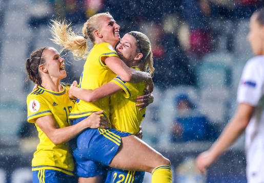 Sveriges Jessica Samuelsson , Sofia Jakobsson  och Olivia