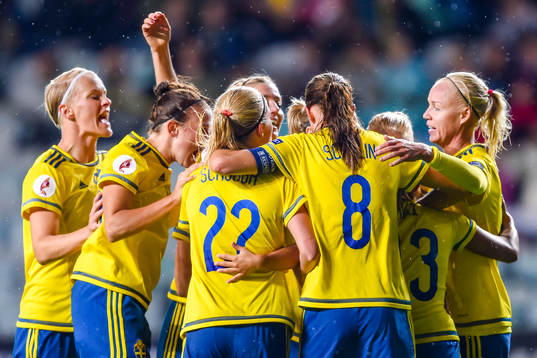 Sveriges spelare jublar