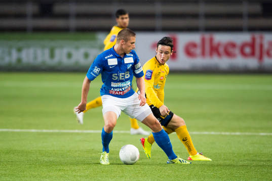 Norrbys Krystian Sarzynski och Elfsborgs Oskar Nar