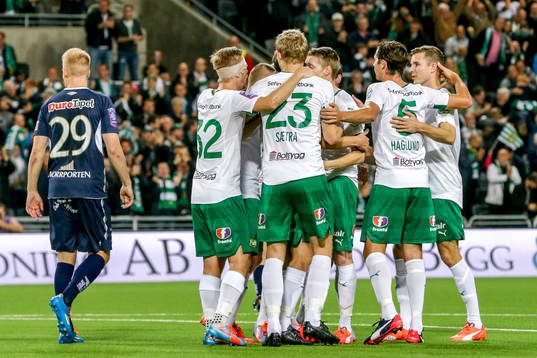 Hammarbys spelare firar 1-0 av Jakob Orlov