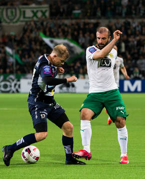 Gefles Jonas Lantto blir tunnlad av Hammarbys Kennedy