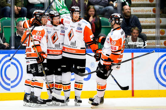 Karlskronas spelare jublar