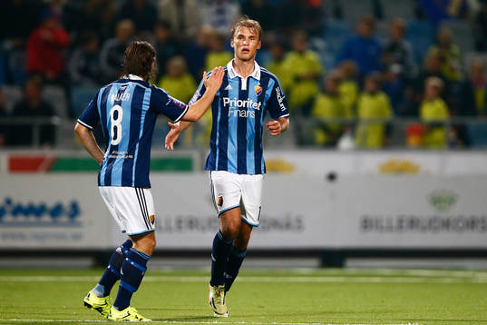 Djurgårdens Kevin Walker och Sebastian Andersson jublar