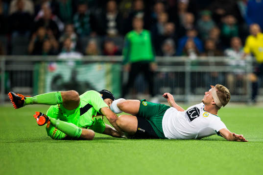 Gefles målvakt Emil Hedvall och Hammarbys Erik Israelsson