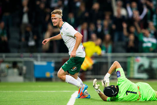 Hammarbys Erik Israelsson gör 3-0 bakom Gefles målvakt