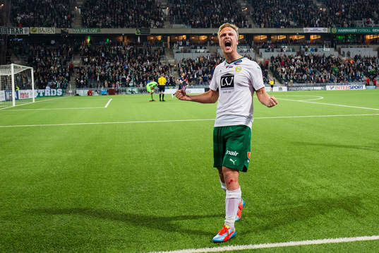 Hammarbys Erik Israelsson jublar