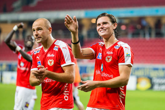 Kalmars Stefan Larsson och Marcus Antonsson jublar